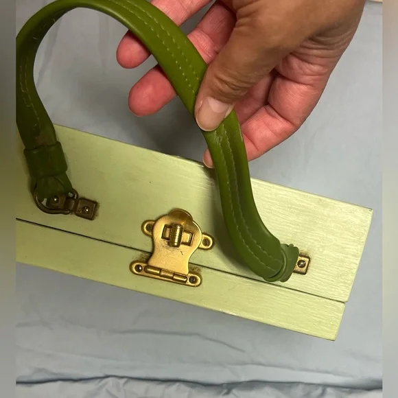 1960’s Wooden Box Purse hand painted - Picture 5 of 7